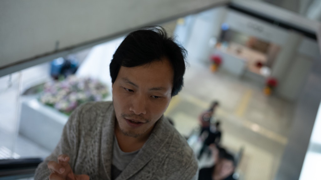 【自由行.專訪上】流亡導演應亮 渴望與父母重逢?我更渴望自由 【自由行.專訪上】流亡導演應亮 渴望與父母重逢?我更渴望自由