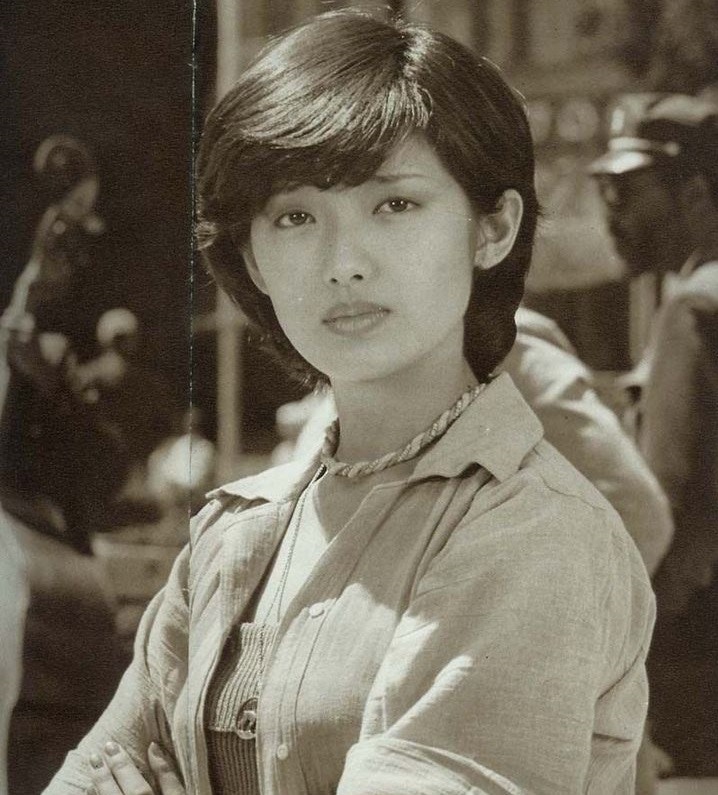 年轻时的山口百惠，气质超凡出众。（网上图片）