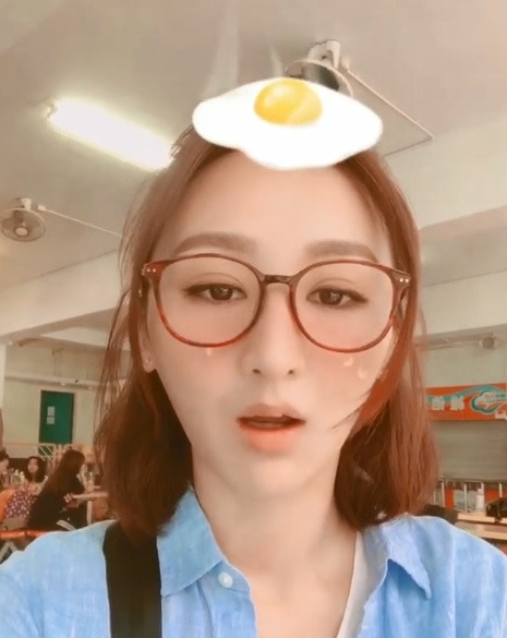 眼鏡背後隱藏真實年齡30 女星群起素臉示人梨形框好用過修圖app 眼鏡背後隱藏真實年齡30 女星群起素臉示人梨形框好用過修圖app
