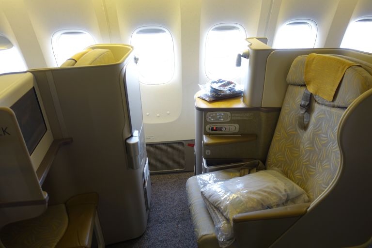 飛行體驗 韓亞航空商務艙中伏初體驗 飛機餐煙三文魚伴血水 香港01 旅遊 飛行體驗 韓亞航空商務艙中伏初體驗 飛機餐煙三文魚伴血水 香港01 旅遊