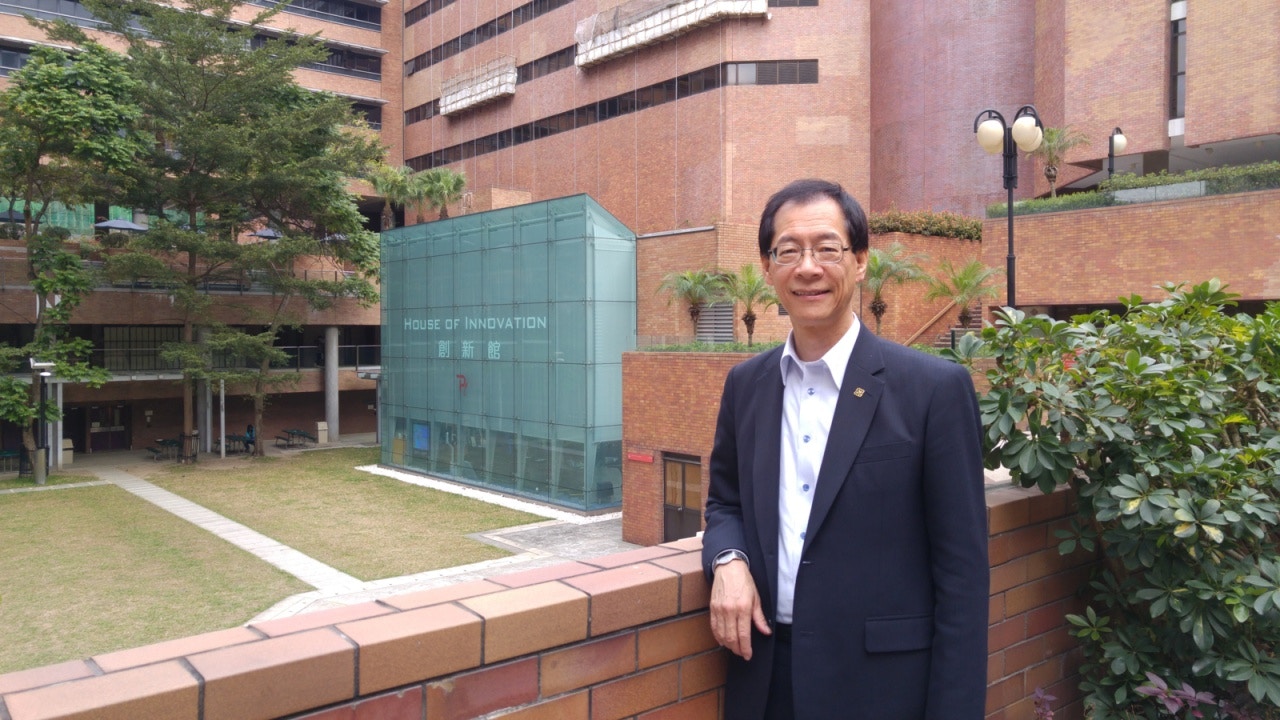 理工大學校長唐偉章出席由曾鈺成主持的電台節目，再次談及服務學習。（資料圖片）
