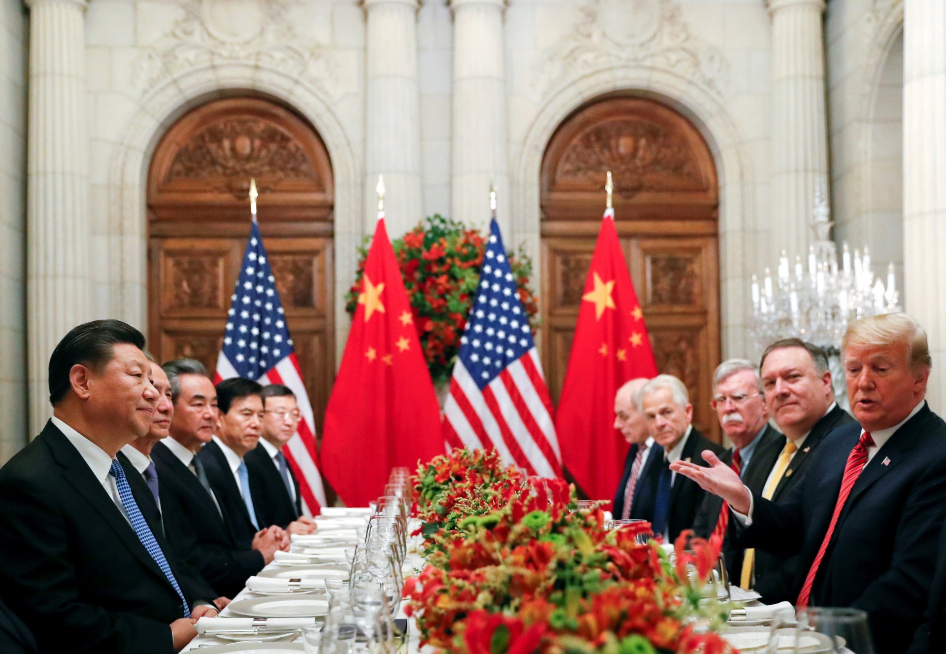 中美貿易戰：中國擬定法案，阻止地方官員對外資公司進行強制技術轉讓，中美兩國專家對此看法不一。圖為兩國元首在阿根廷G20峰會期間會面，並達成90日的貿易停戰協議。（路透社）
