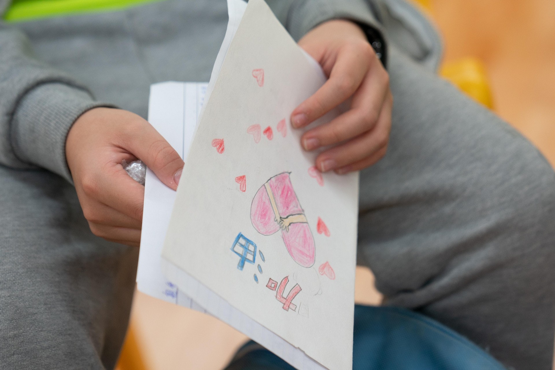 很多學生都畫上美麗的圖畫。(吳鍾坤攝) 很多學生都畫上美麗的圖畫。(吳鍾坤攝)