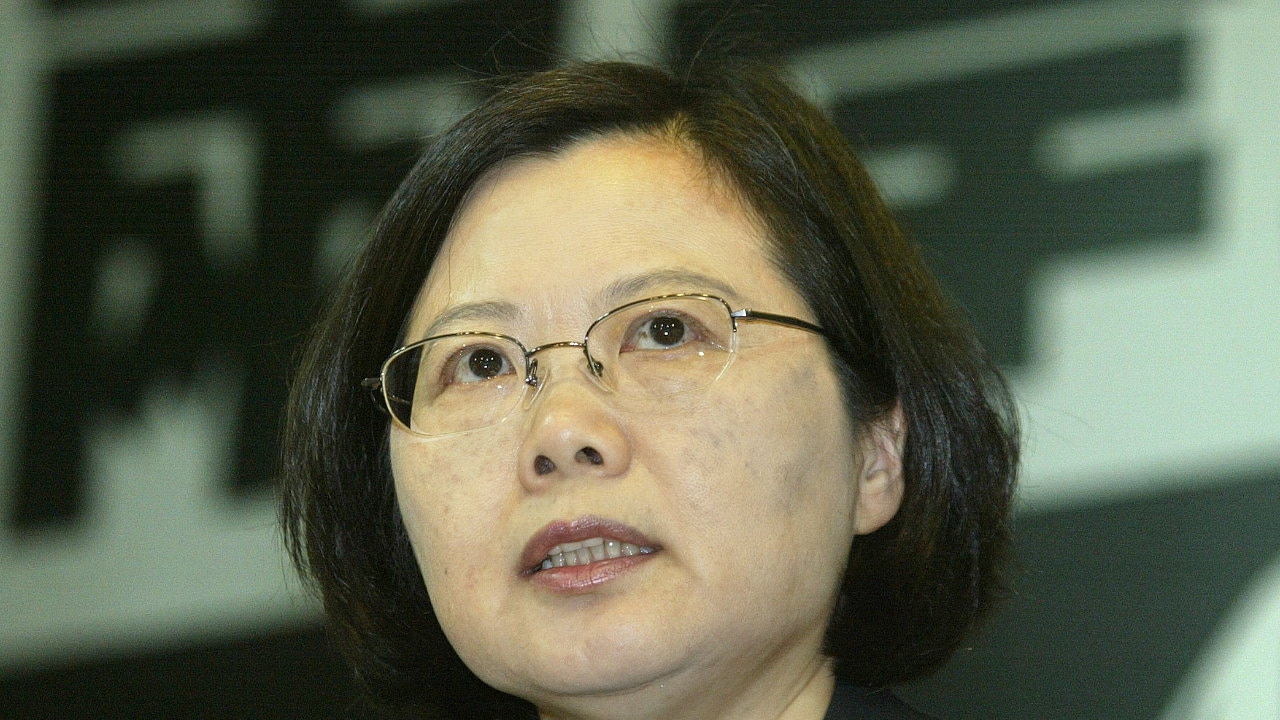 台灣民調：逾六成人重視經濟影響　不滿意蔡英文執政下兩岸關係