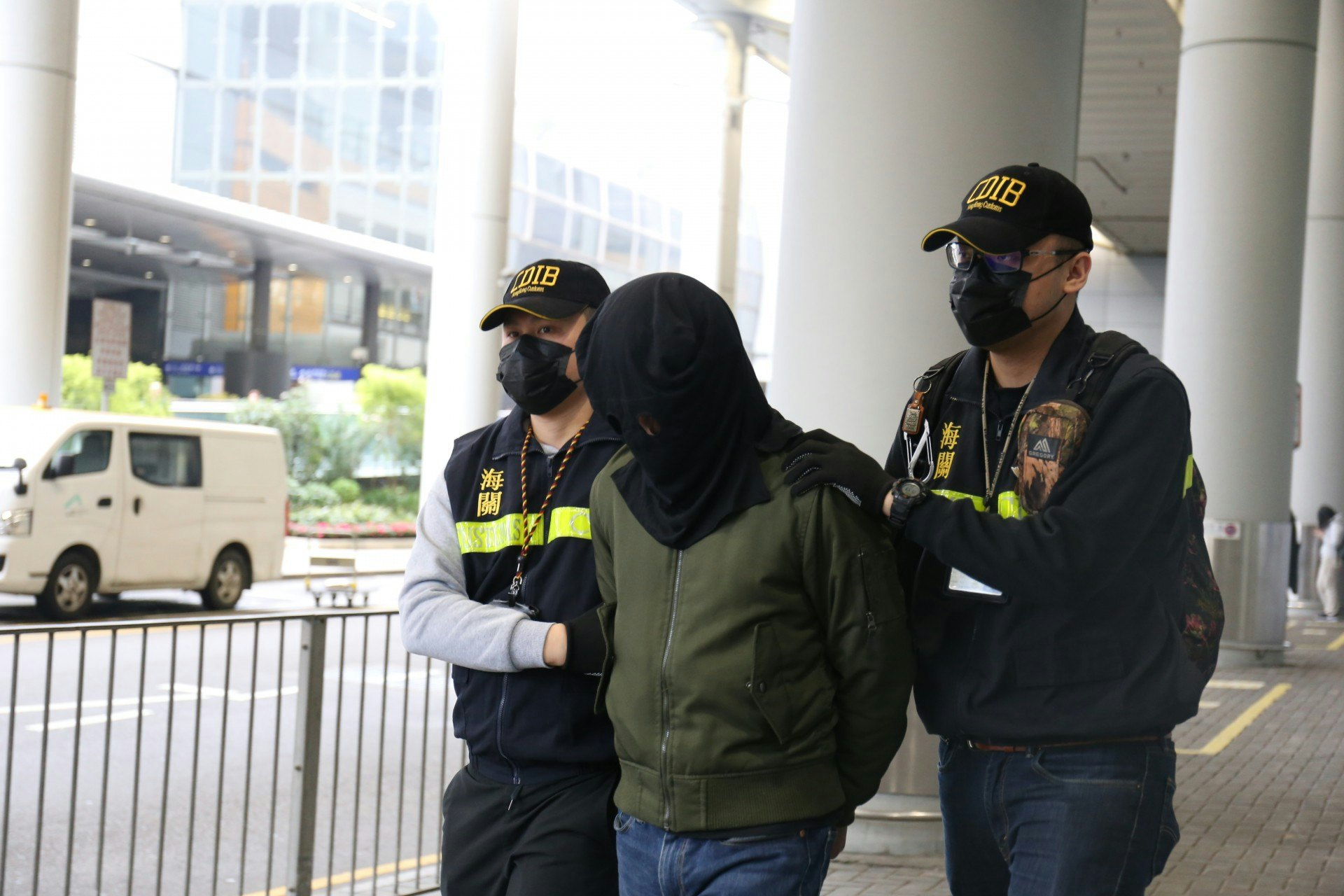 報稱為運輸經理的被捕男子。(陳浩然攝) 報稱為運輸經理的被捕男子。(陳浩然攝)