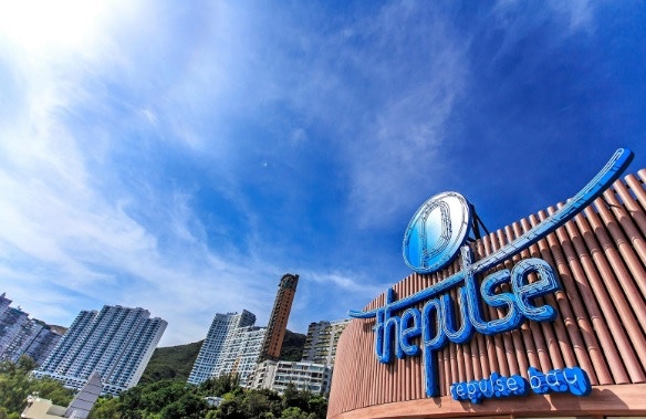 淺水灣The Pulse容許狗狗落地行走,其他寵物只要入寵物袋、手抱或繫繩等便可進入商場,商場更設Dog Parking。(The Pulse Facebook專頁) 淺水灣The Pulse容許狗狗落地行走,其他寵物只要入寵物袋、手抱或繫繩等便可進入商場,商場更設Dog Parking。(The Pulse Facebook專頁)