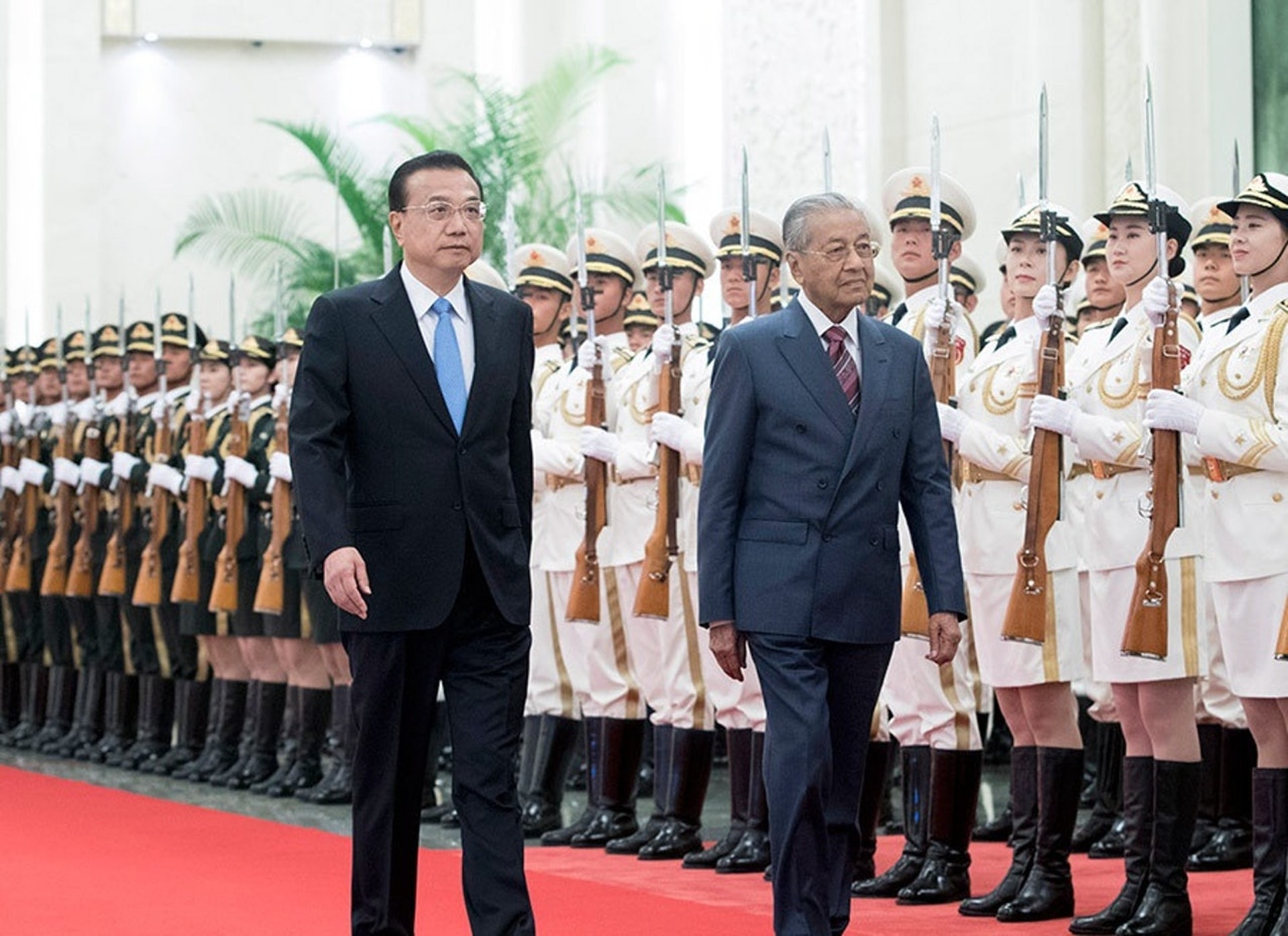 2018年8月20日,馬來西亞首相馬哈蒂爾訪華,宣布獲得中方諒解,取消數以百億計美元中馬合作項目。(資料圖片) 2018年8月20日,馬來西亞首相馬哈蒂爾訪華,宣布獲得中方諒解,取消數以百億計美元中馬合作項目。(資料圖片)