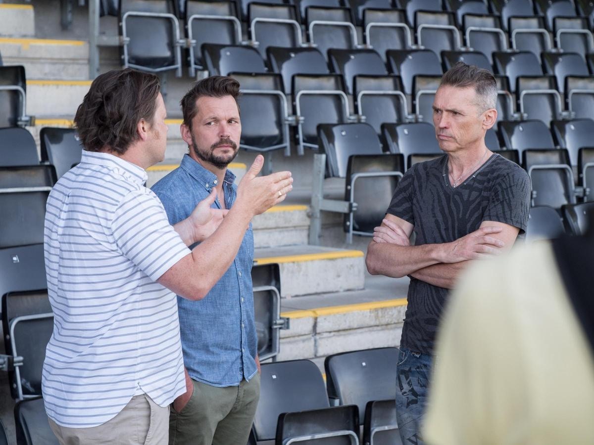 Jamie Oliver與格連森林(Forest Green Rovers)交流。(網上圖片) Jamie Oliver與格連森林(Forest Green Rovers)交流。(網上圖片)