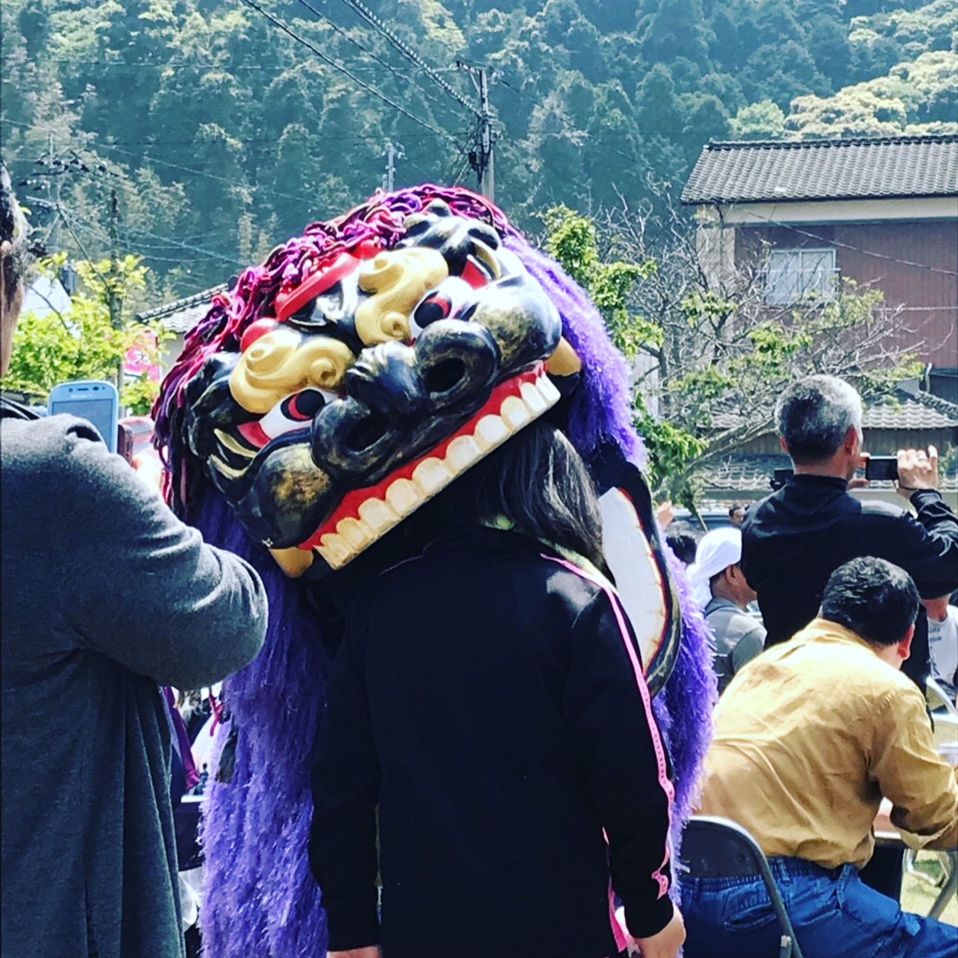 舞獅咬頭為日本獅子舞傳統儀式。(網上圖片) 舞獅咬頭為日本獅子舞傳統儀式。(網上圖片)