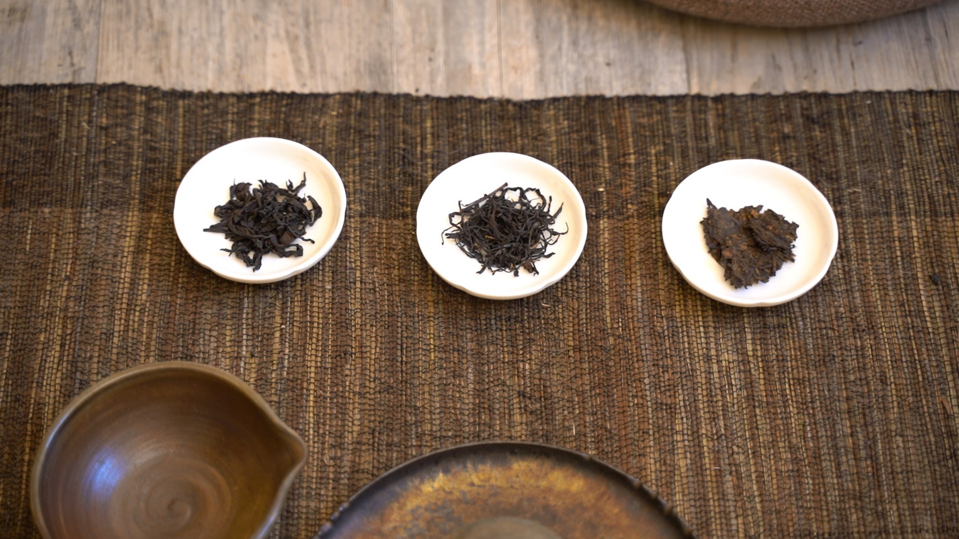 發酵度高的茶較溫和,適合冬天飲用。 發酵度高的茶較溫和,適合冬天飲用。