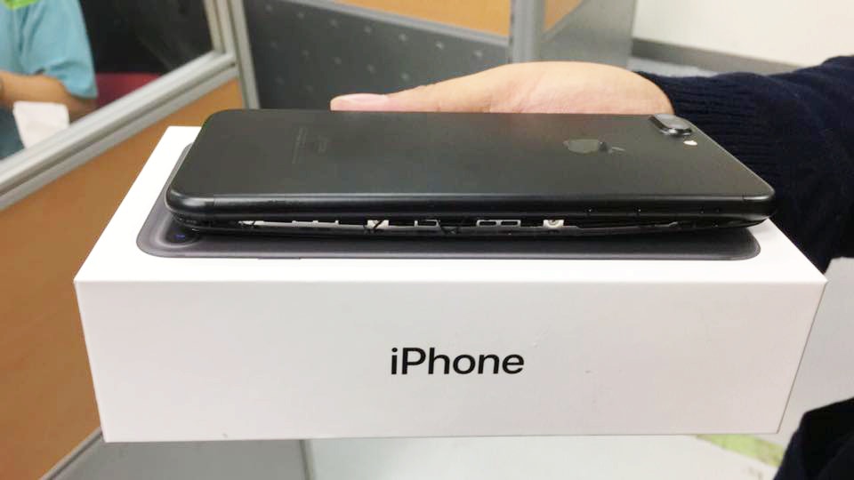 Iphone 7 Plus電池脹爆機身網民 會爆炸嗎