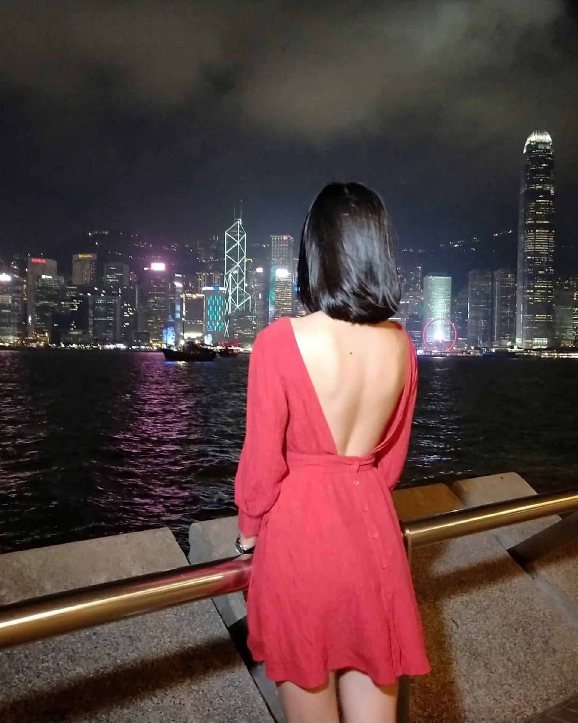 台灣會計妹段璟樂貼爆乳照迎農曆新年 靠一張相封台灣性感女神