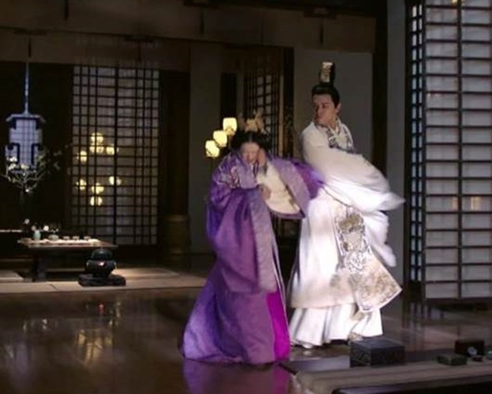 家暴正妻岫玉。(網上圖片) 家暴正妻岫玉。(網上圖片)