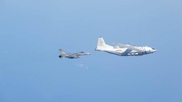 【今年首次】解放軍軍機飛越巴士海峽遠海長航訓練 台軍全程監偵 【今年首次】解放軍軍機飛越巴士海峽遠海長航訓練 台軍全程監偵