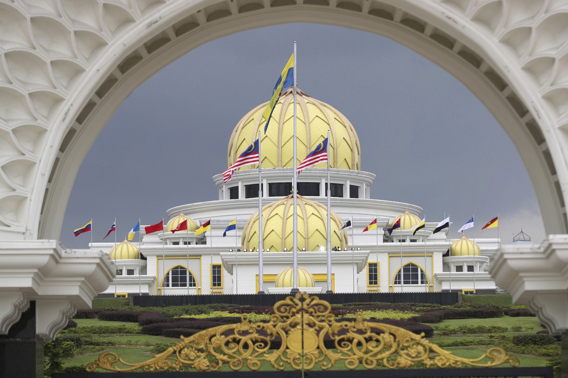 新聞背後】馬來西亞國王「年薪」210萬馬哈蒂爾多次削王權