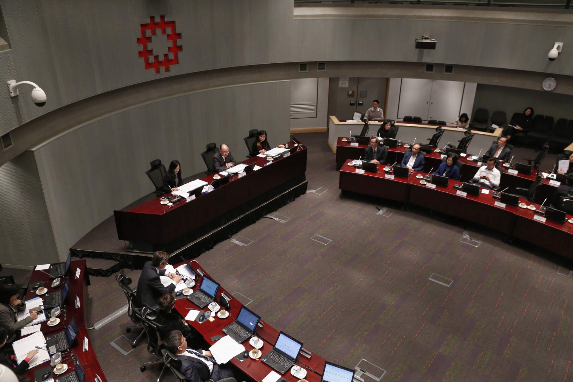 討論重建舊屋邨　房屋署稱大規模重建或加長輪候時間
