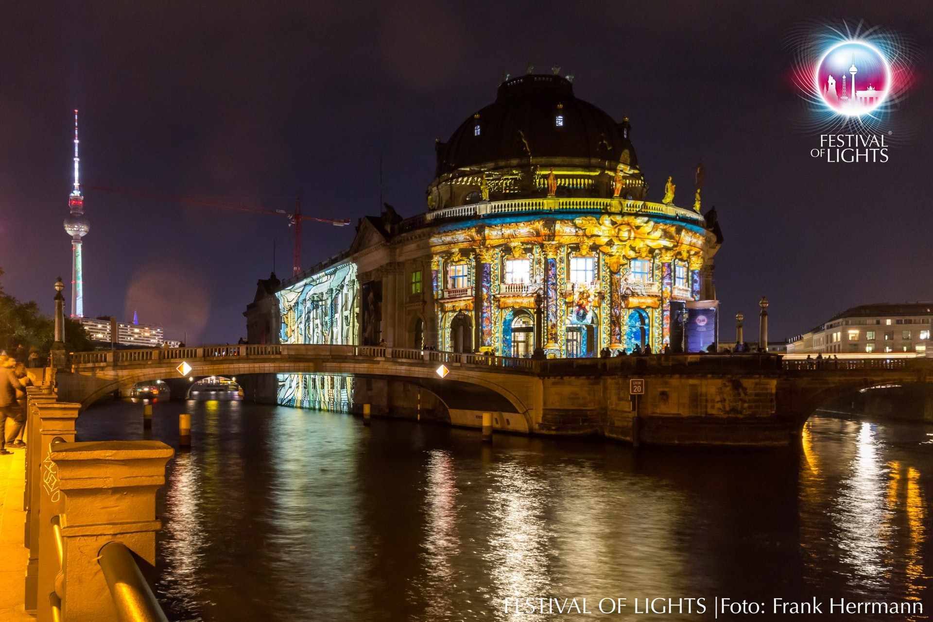 Festival of Lights (Festival of Lights @ Facebook) Festival of Lights (Festival of Lights @ Facebook)