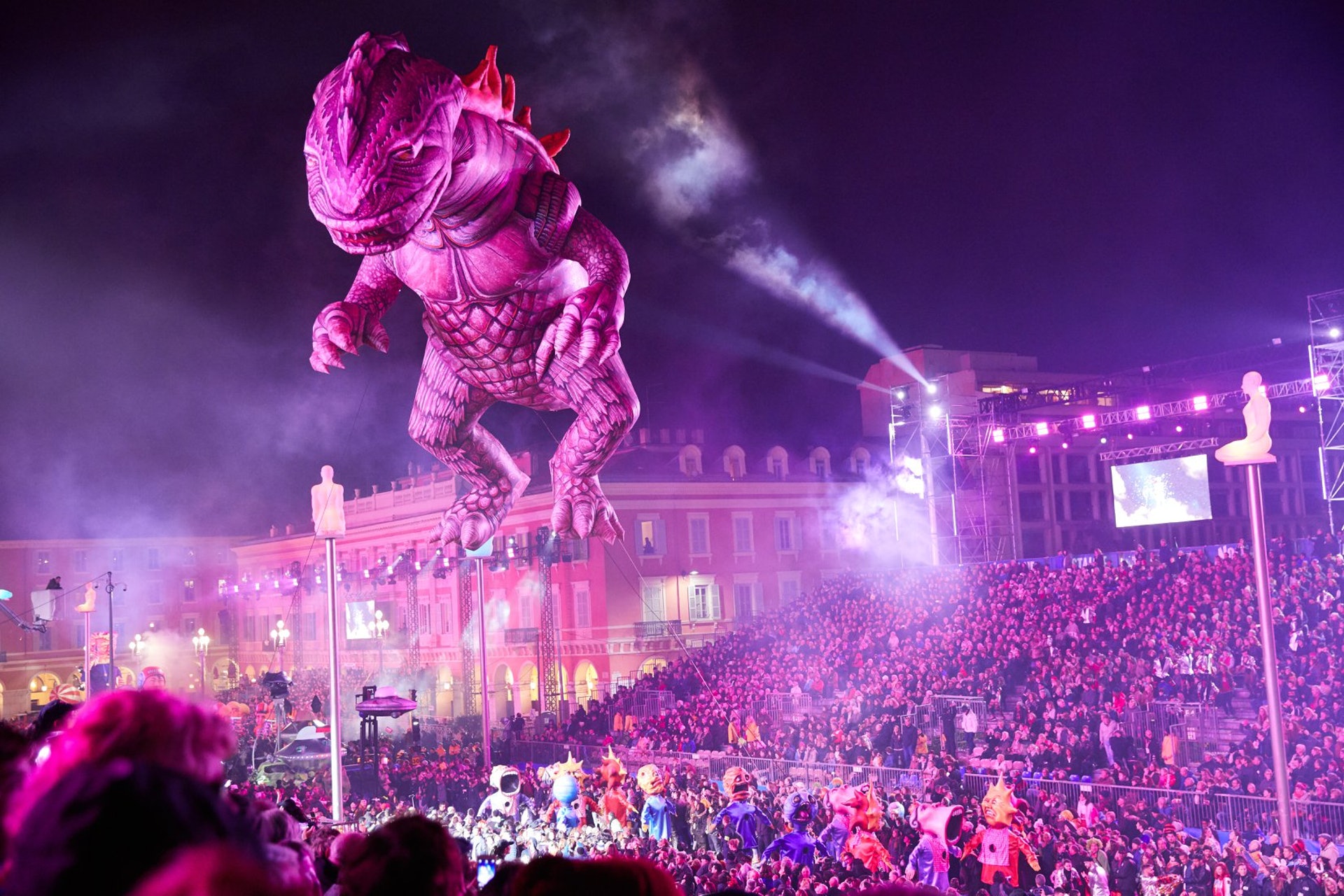 Nice Carnival (Carnaval de Nice Officiel @ Facebook) Nice Carnival (Carnaval de Nice Officiel @ Facebook)