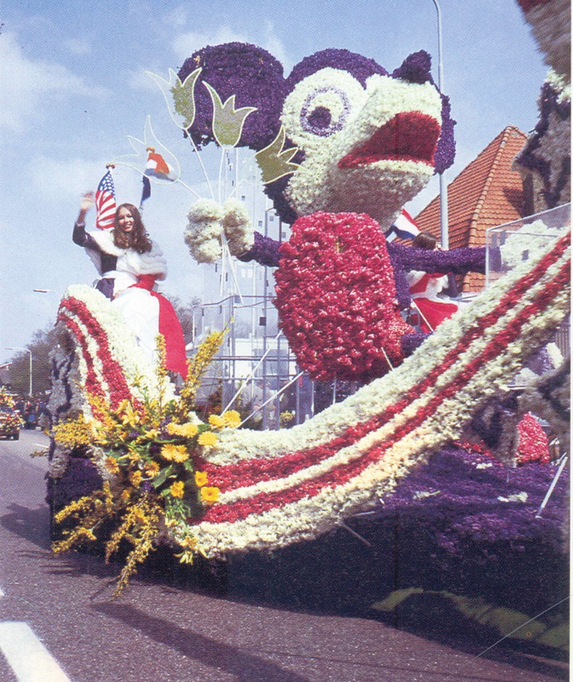 Bloemencorso花車遊行(Bloemencorso Bollenstreek @ Facebook) Bloemencorso花車遊行(Bloemencorso Bollenstreek @ Facebook)