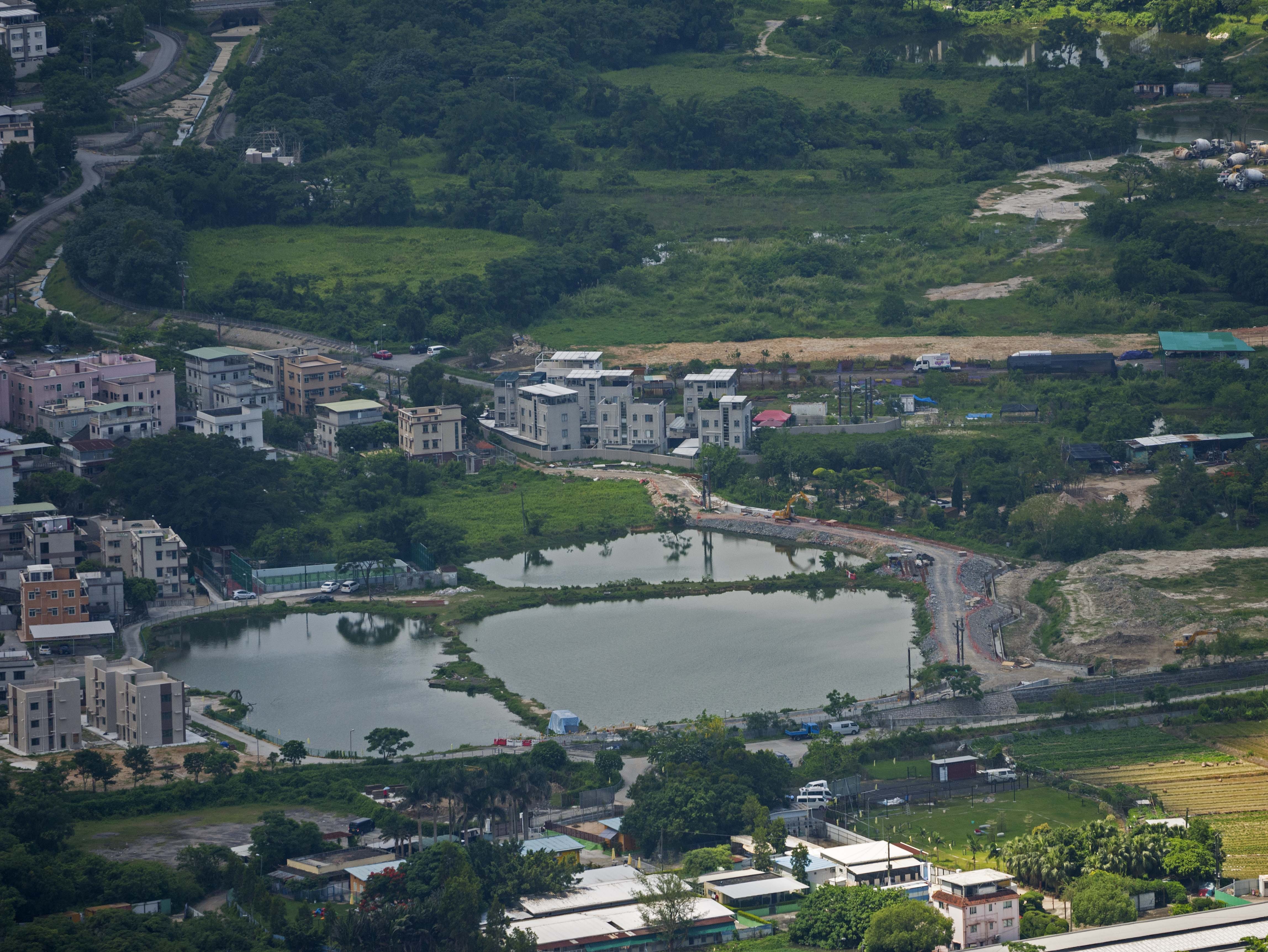 王光榮家族四千萬買20萬呎錦田魚塘地　低價售鄧氏居民　大律師：套丁慣常手法