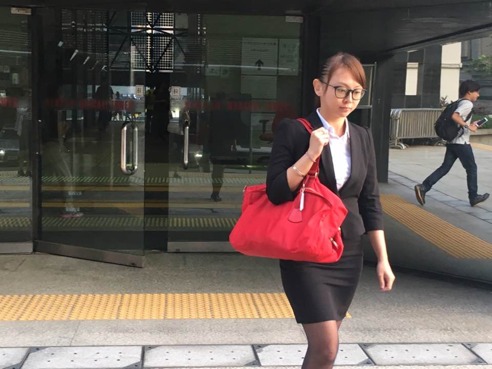 女被告簡媛茌被指用生果刀插前已婚前男友而被控。(資料圖片) 女被告簡媛茌被指用生果刀插前已婚前男友而被控。(資料圖片)