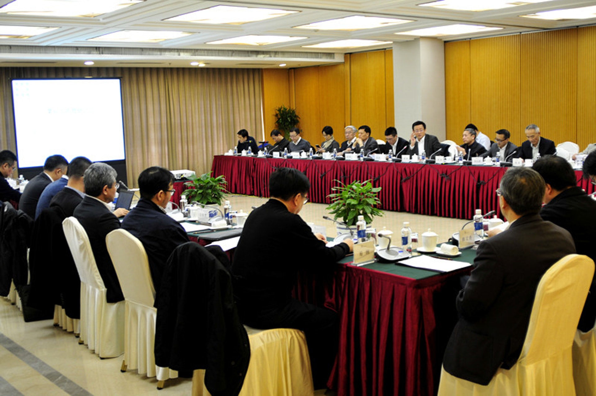 中國經濟50人論壇第82次內部研討會1月20日在北京科技會堂舉行。(論壇網站)