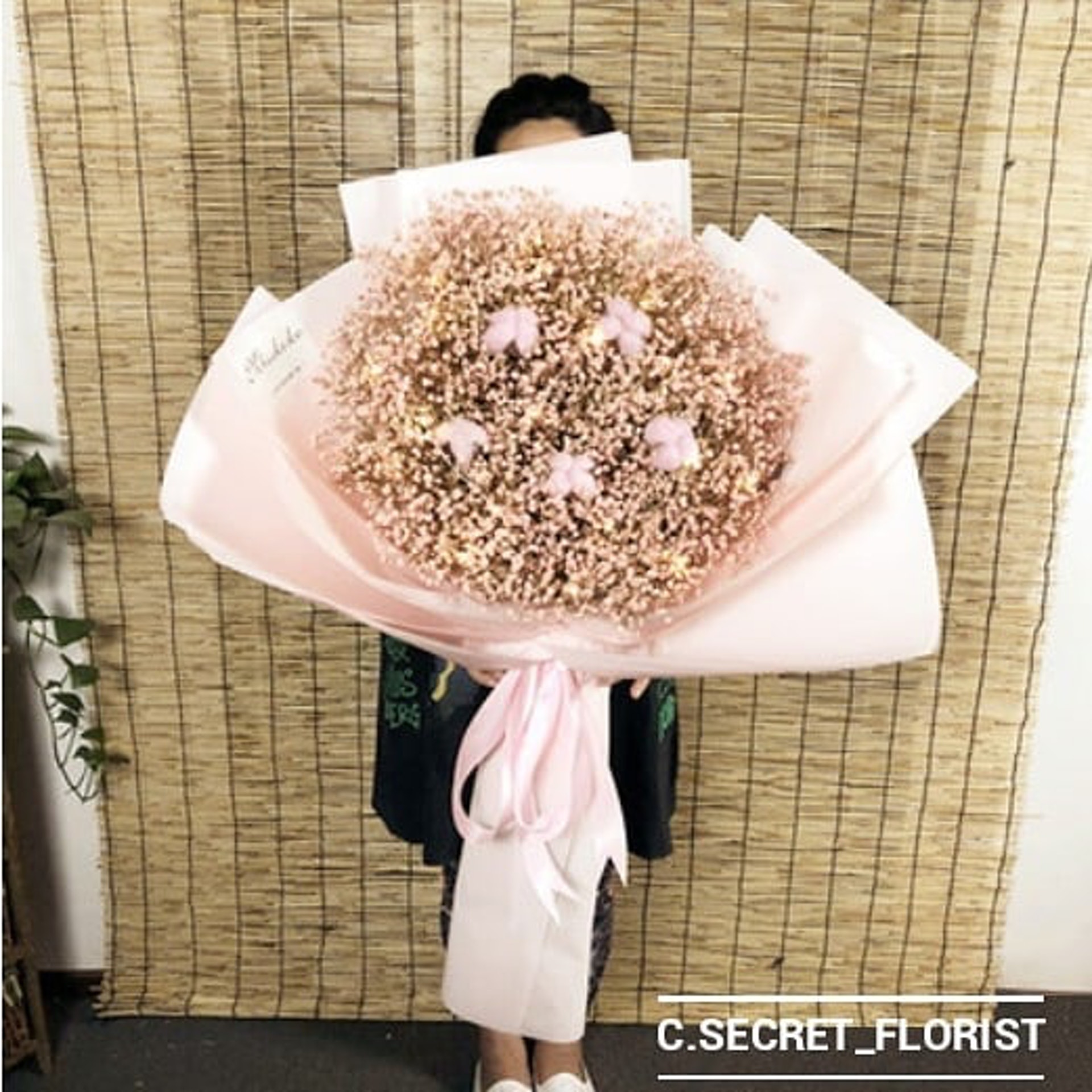滿天星女王花束$800(Instagram:c.secret_florist) 滿天星女王花束$800(Instagram:c.secret_florist)