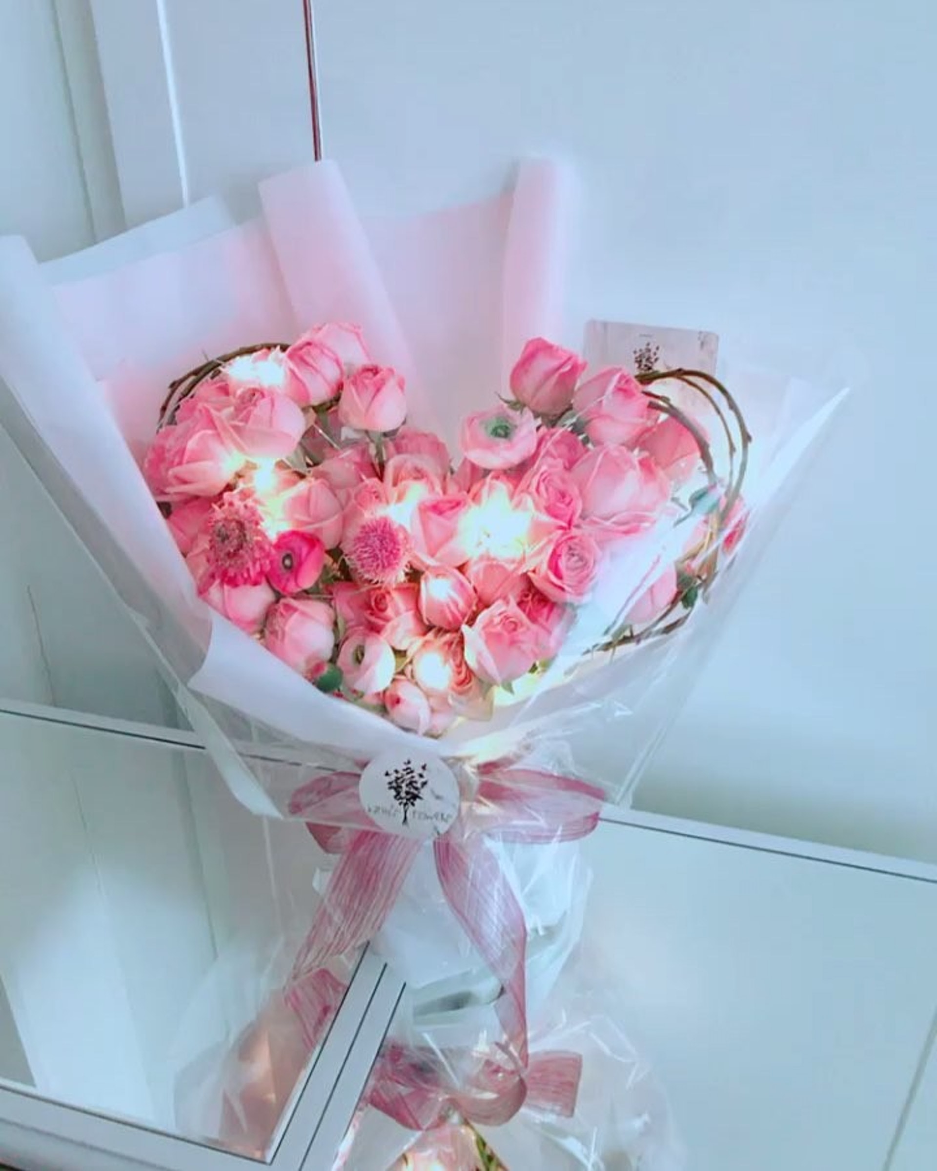 LED燈心型花束$1380(Instagram:kathysflowers) LED燈心型花束$1380(Instagram:kathysflowers)