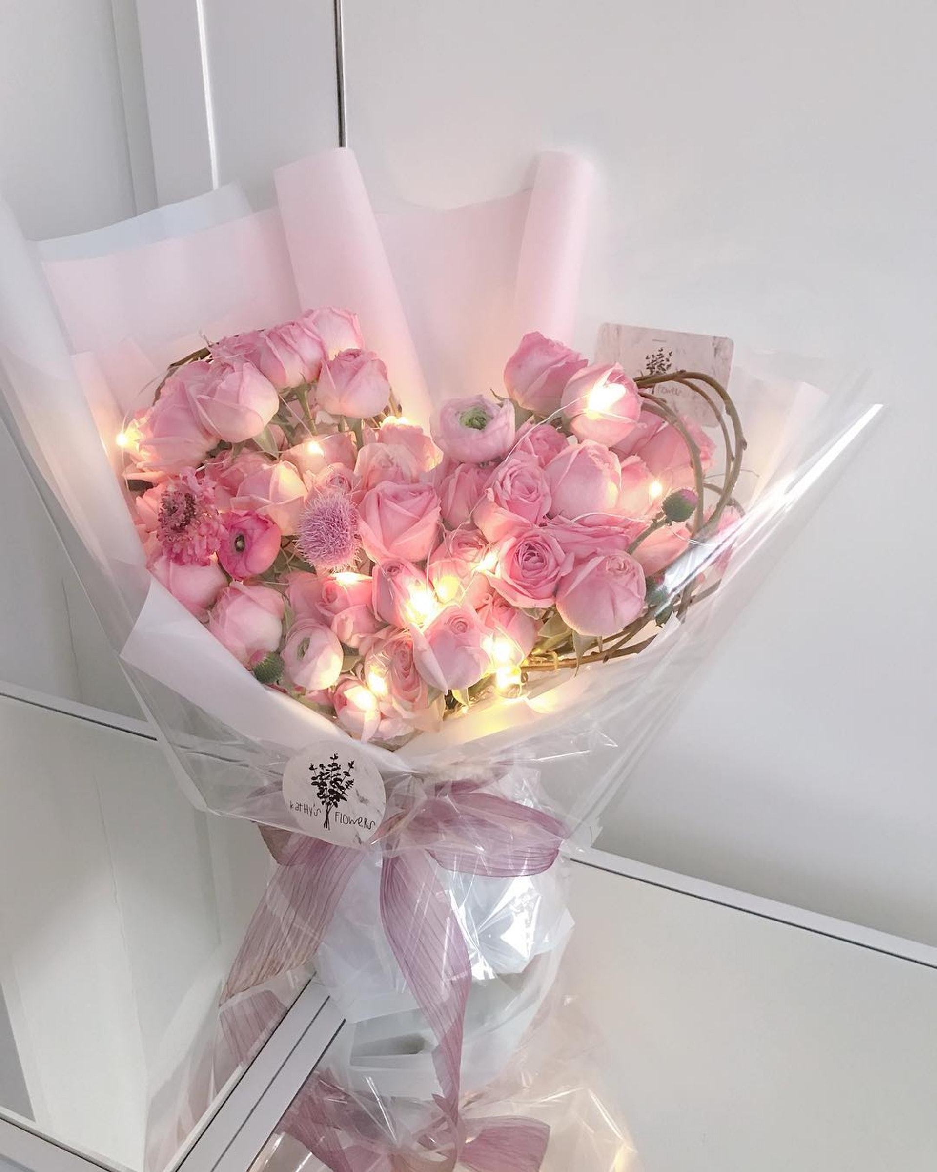 LED燈心型花束$1380(Instagram:kathysflowers) LED燈心型花束$1380(Instagram:kathysflowers)