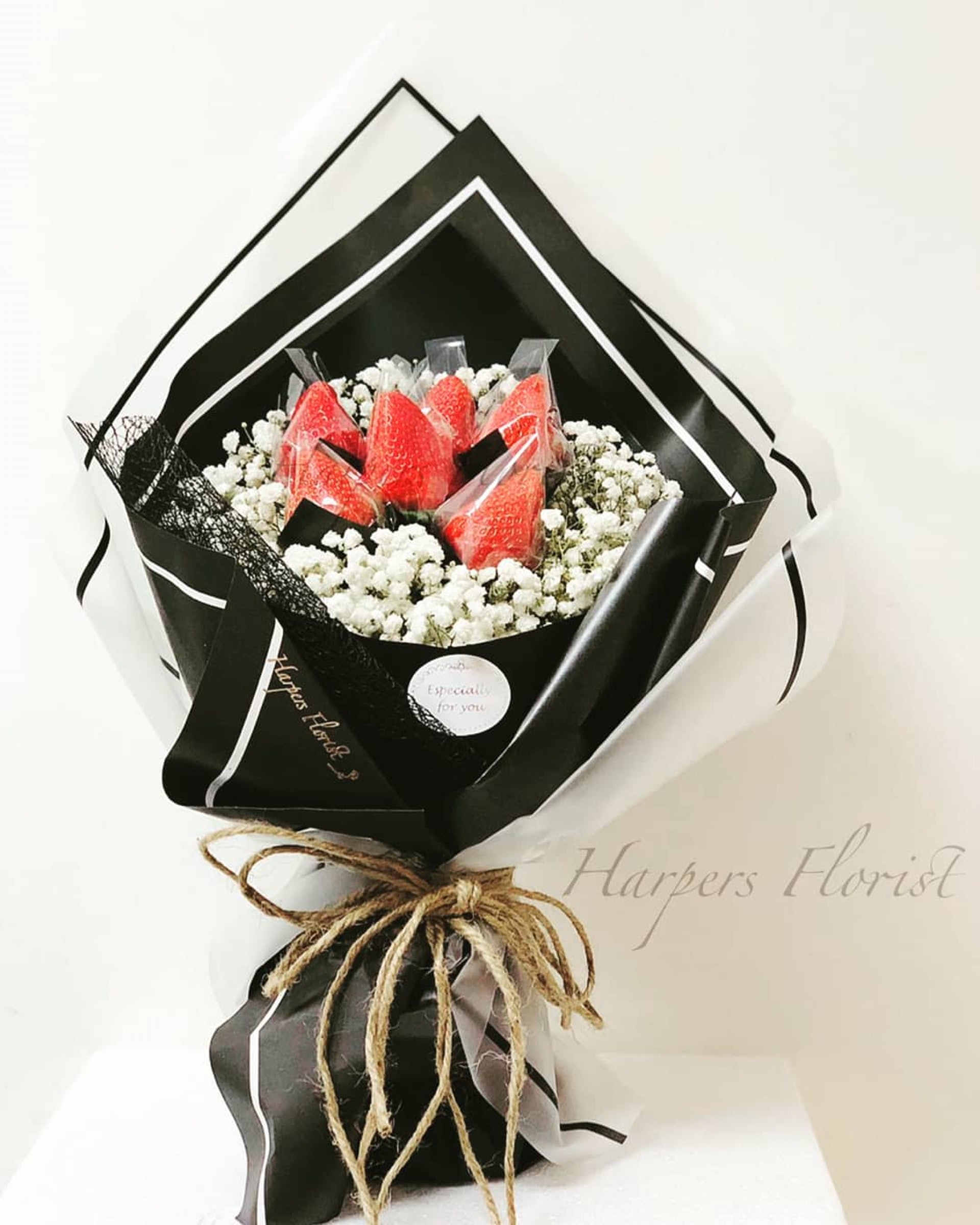 小士多啤梨滿天星花束$488(Instagram:strawberrybouquethk) 小士多啤梨滿天星花束$488(Instagram:strawberrybouquethk)