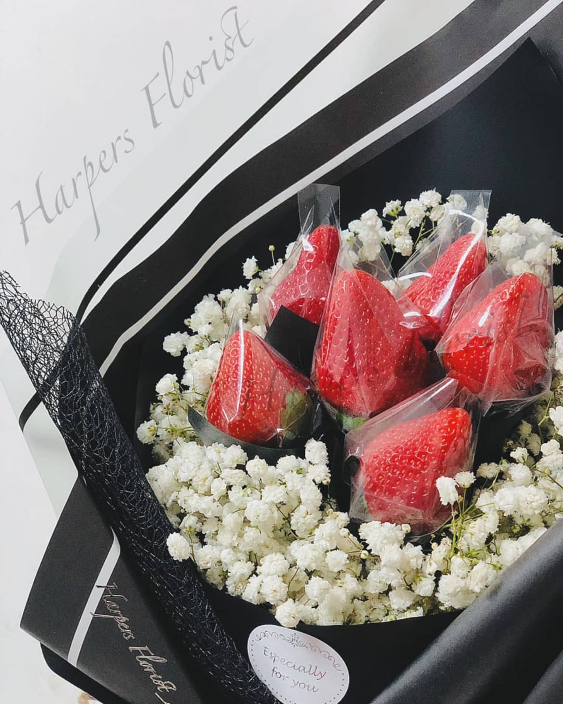 小士多啤梨滿天星花束$488(Instagram:strawberrybouquethk) 小士多啤梨滿天星花束$488(Instagram:strawberrybouquethk)