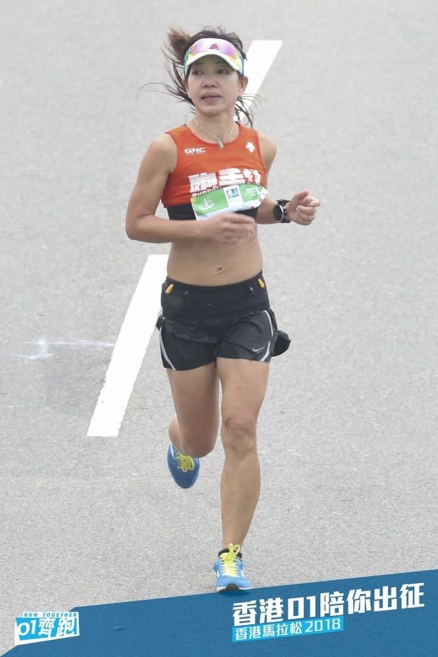 黃美英 渣打馬拉松】跑步機大路到山野黃美英為「平常」願望跑下去