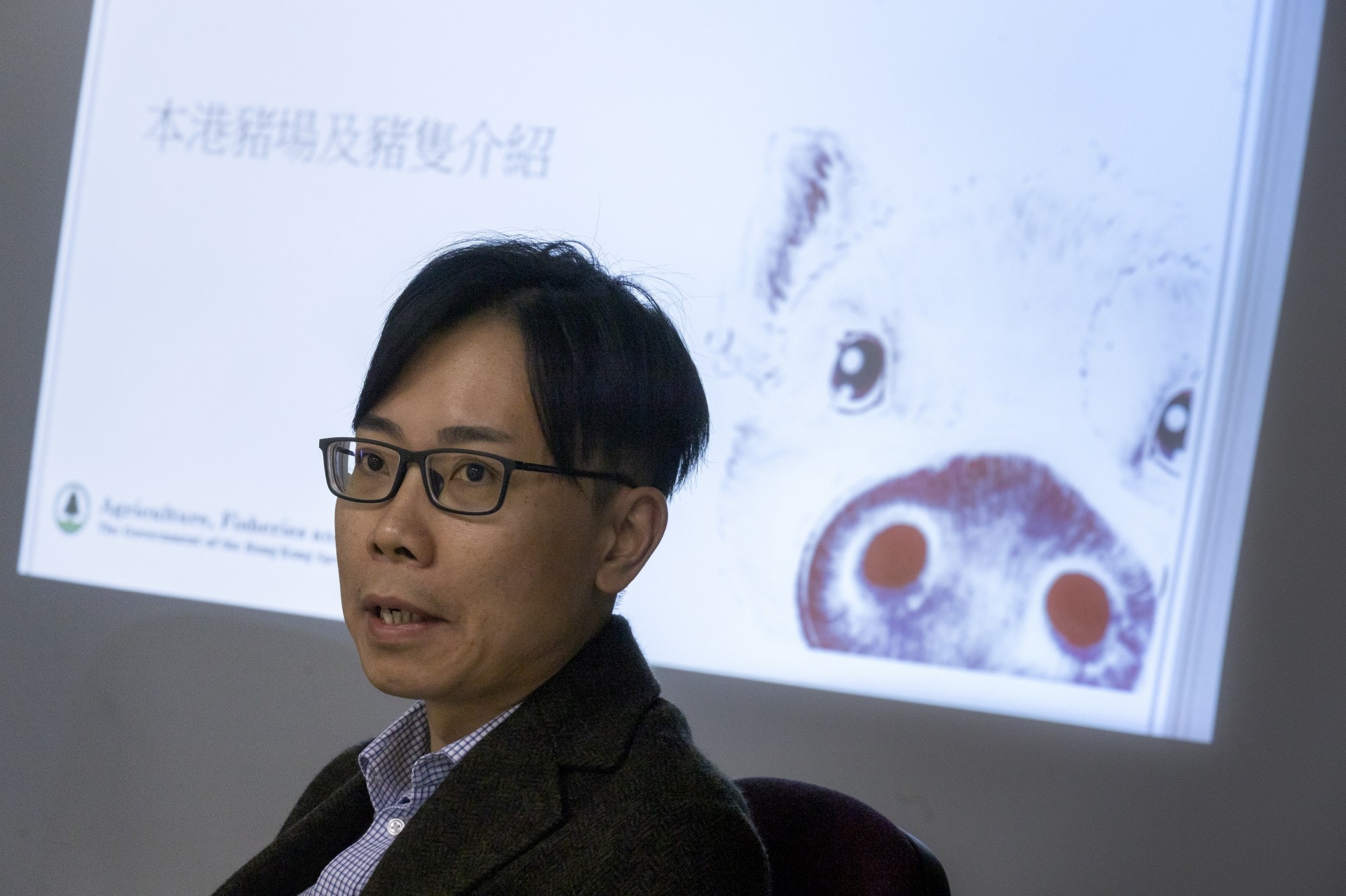 曾然宙呼籲市民不要購買寵物豬。(羅國輝攝) 曾然宙呼籲市民不要購買寵物豬。(羅國輝攝)