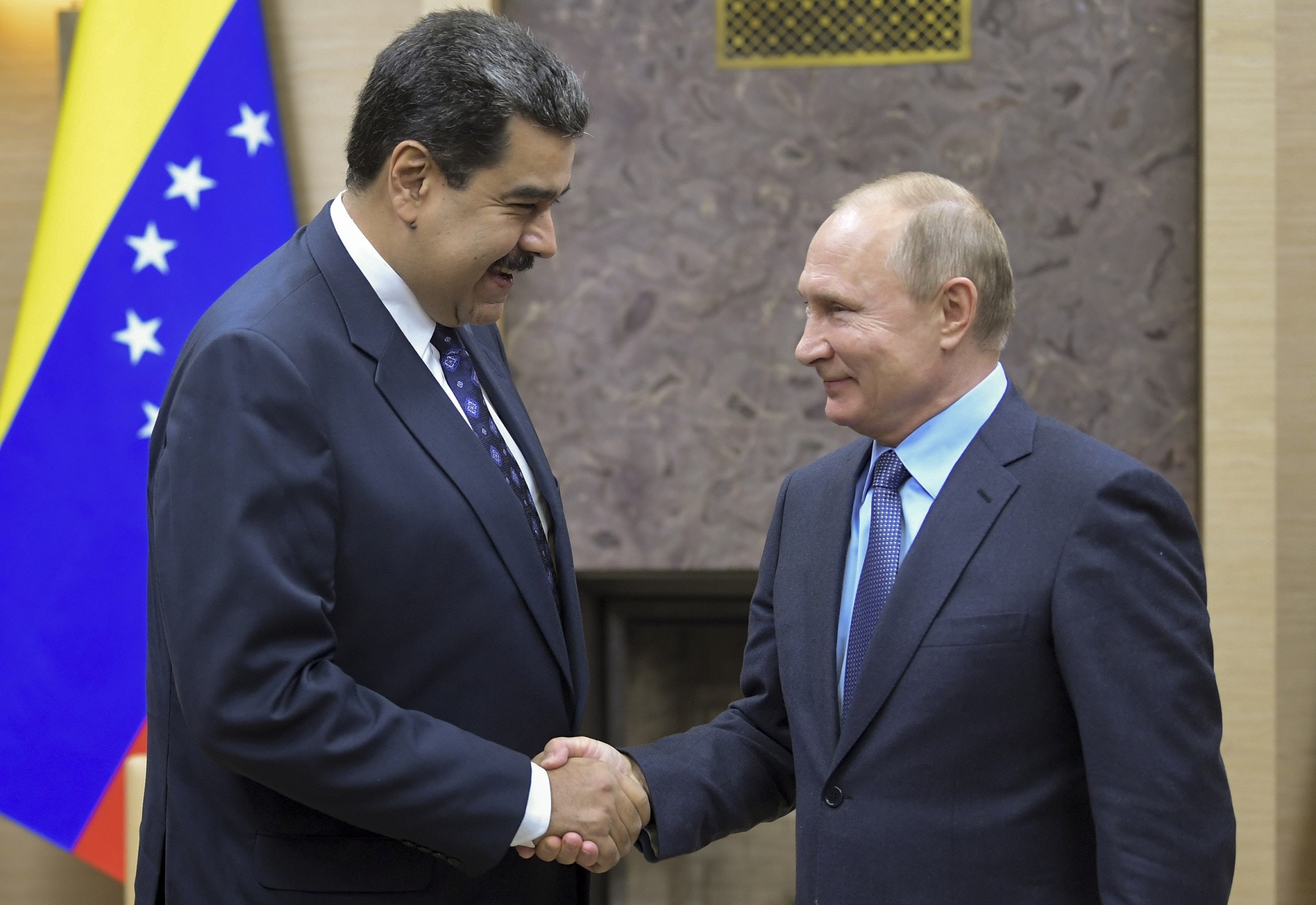 ί���������� �����ڿ����Ķ���˹�ٱ�����