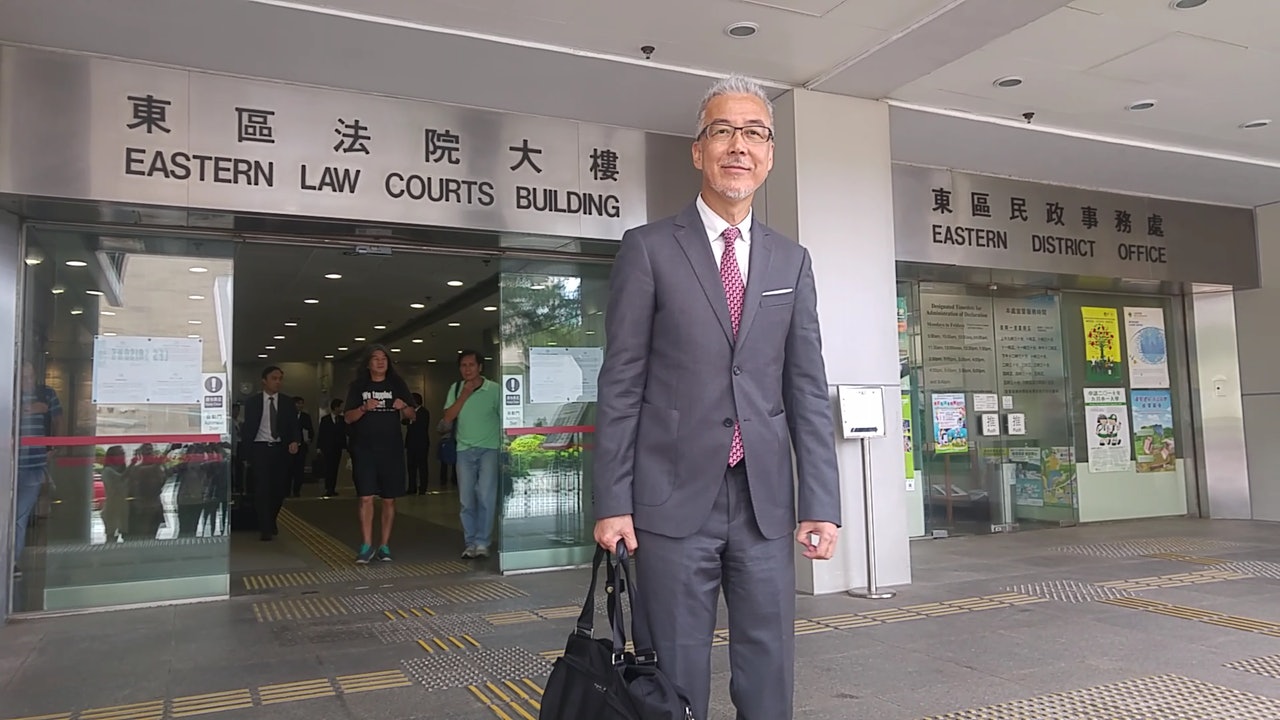 《晴朗》前主持黃偉民涉非禮女學員案 事主稱覺被告衰格 《晴朗》前主持黃偉民涉非禮女學員案 事主稱覺被告衰格