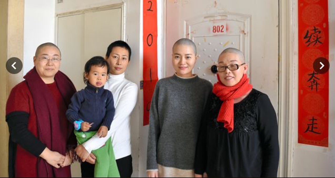 幾位維權律師妻子合影。(朝日新聞) 幾位維權律師妻子合影。(朝日新聞)
