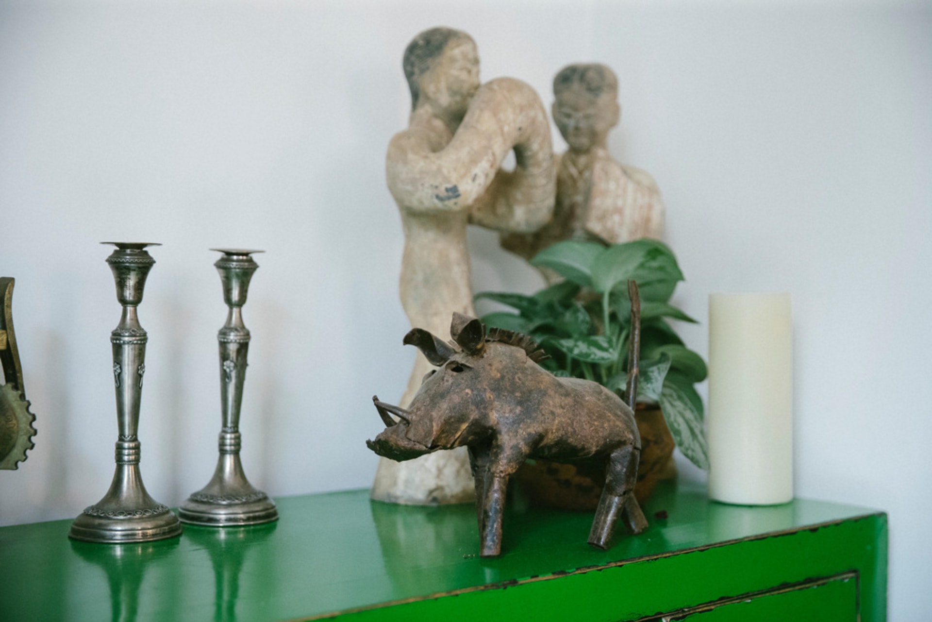 朋友當年總是在世界各地買來豬的擺設送給Keren。 朋友當年總是在世界各地買來豬的擺設送給Keren。