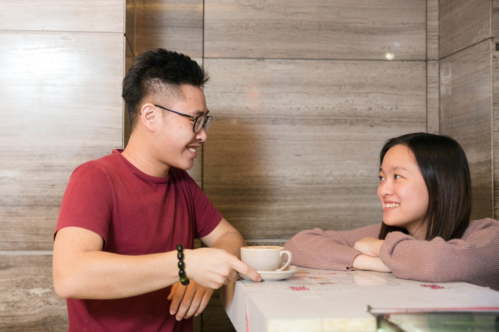 Marco和Chloe的眼裏除了對方，還有對咖啡店的愛。（黃寶瑩攝）