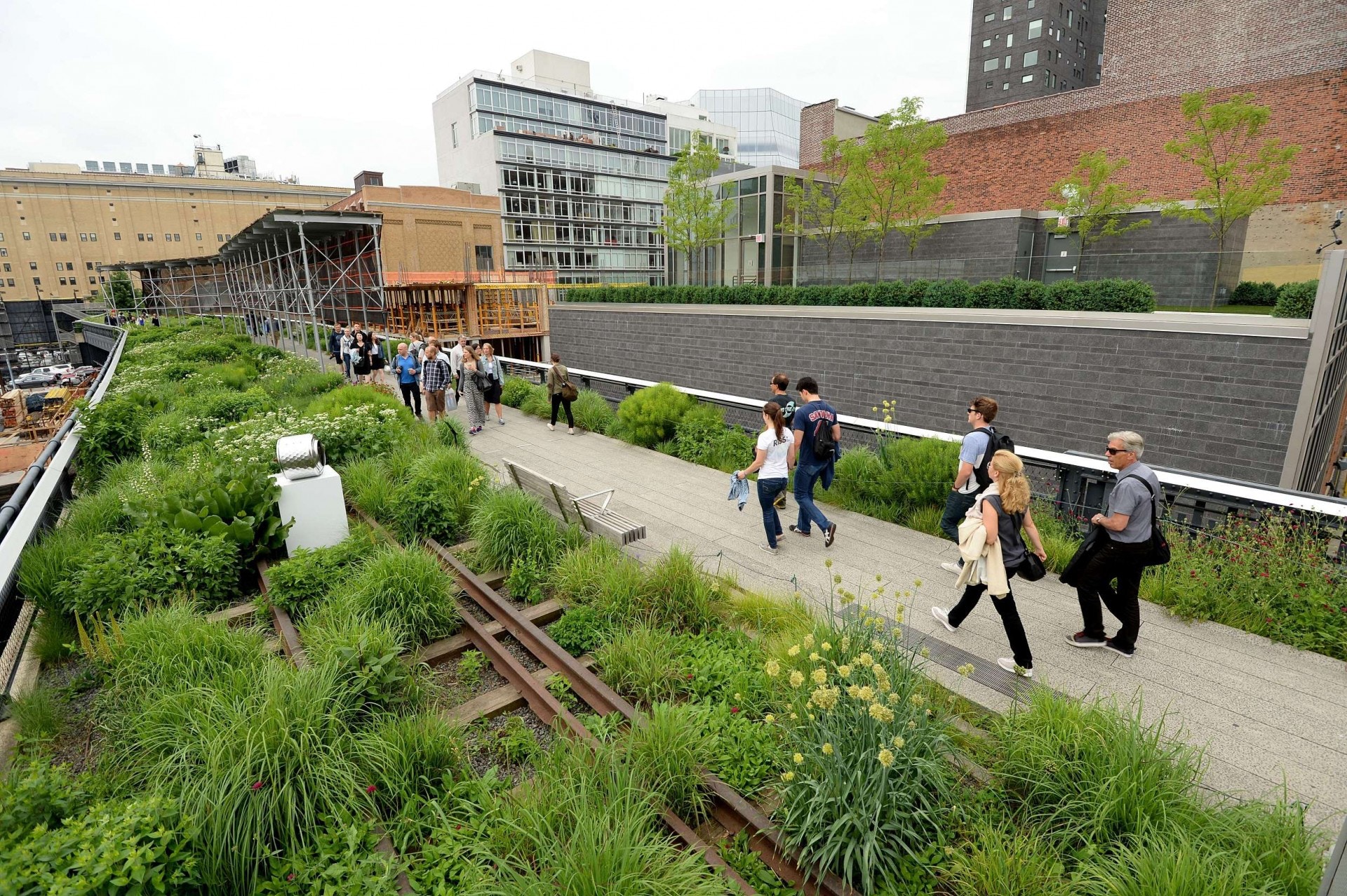 城市設計 海外聘建築師規劃願景廢棄鐵道變空中花園