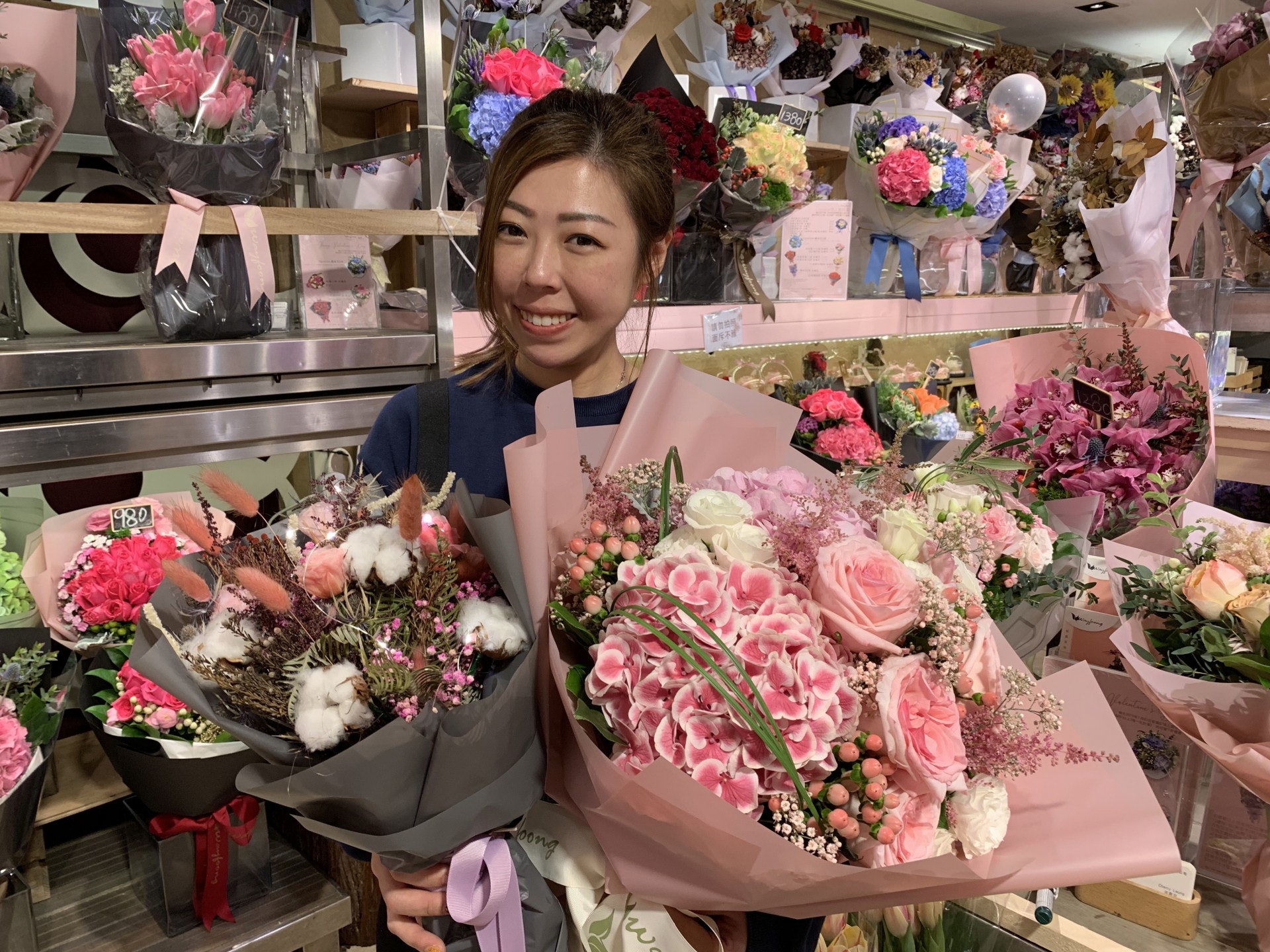 情人節 兔尾草成新寵花價升一成中年男買夠10束花送家人 香港01 社會新聞 情人節 兔尾草成新寵花價升一成中年男買夠10束花送家人 香港01 社會新聞