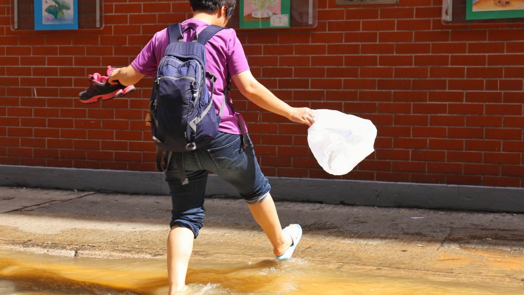 【爆水管】全港水管頻頻爆 灣仔將鋪智管網 預計2023年完工 【爆水管】全港水管頻頻爆 灣仔將鋪智管網 預計2023年完工