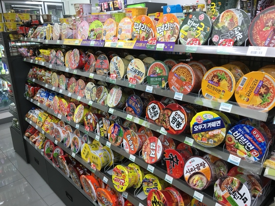 韓國堪稱「拉麵王國」，同一口味也有不同的品牌選擇，各有特色。（圖片來源︰Naver Blog）