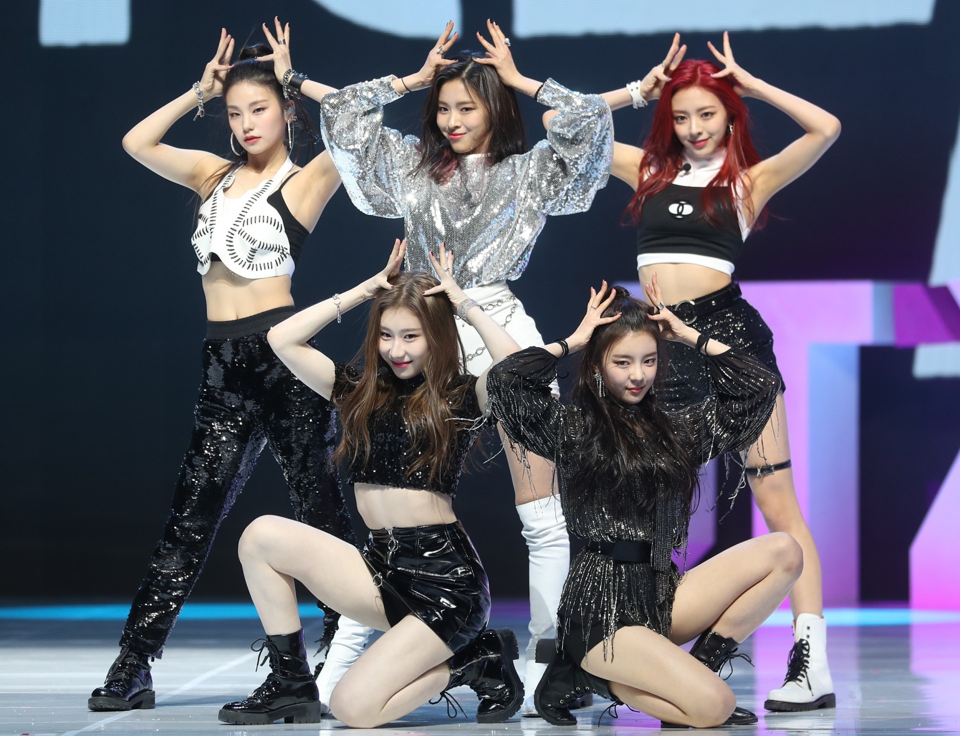 新團BLING BLING閃亮登場集合韓日成員目標做「全球K-pop女團」