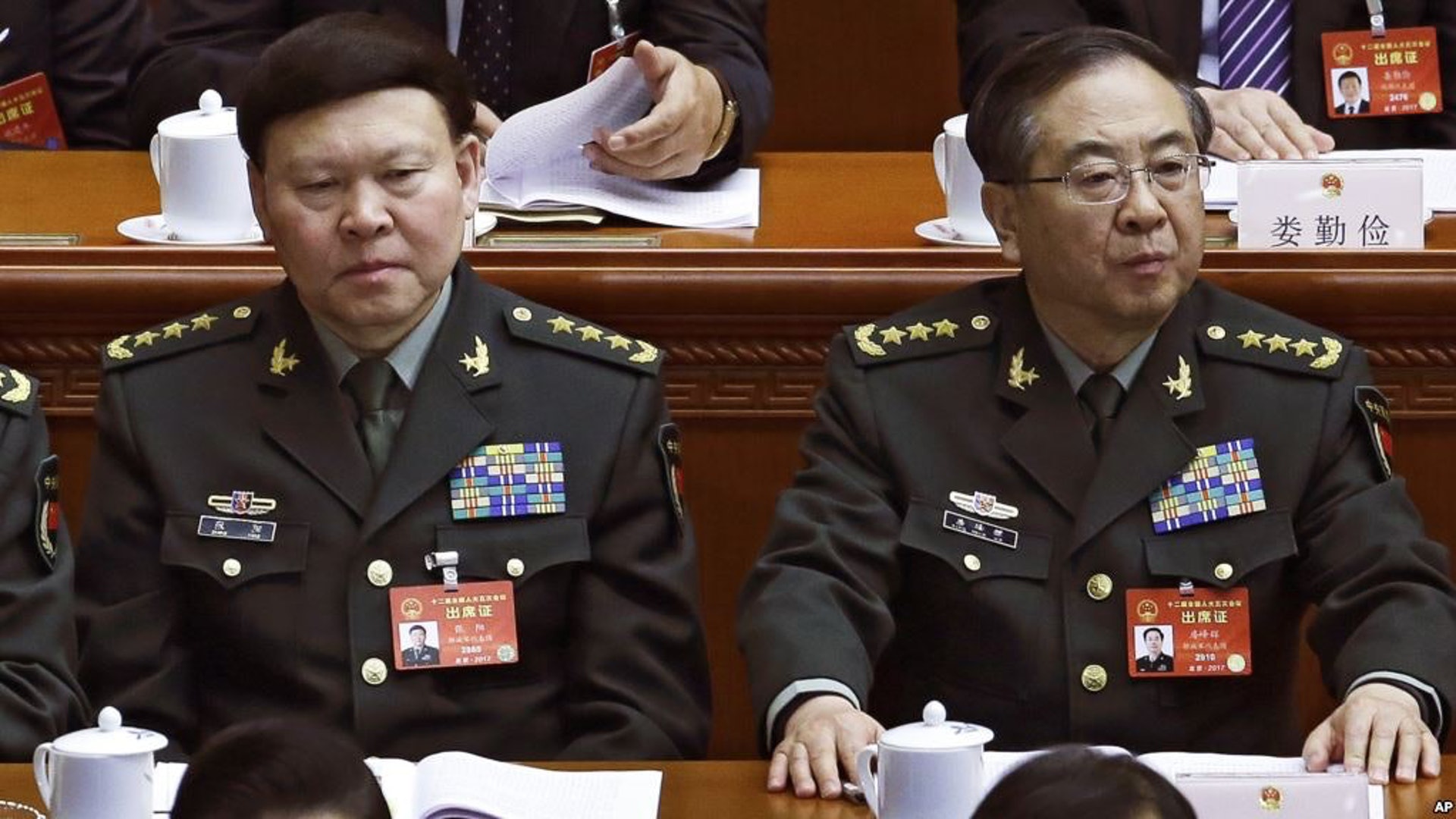 房峰輝(右)與張陽是老搭檔。如今一死一判無期。(網上圖片) 房峰輝(右)與張陽是老搭檔。如今一死一判無期。(網上圖片)