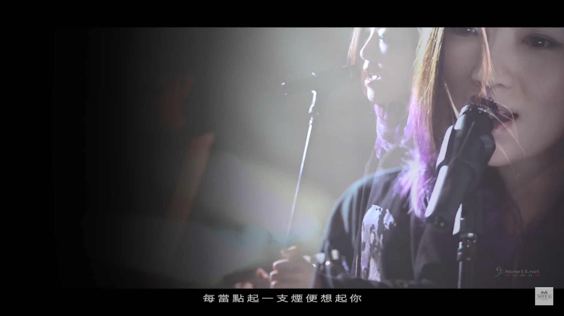 一切從一支煙的時間開始。(傅珮嘉《一支煙的時間》MV截圖)