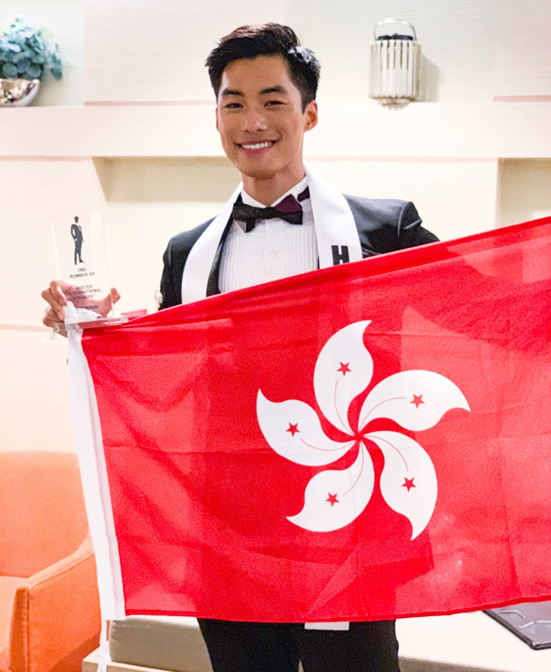 香港今年經已是連續第三年派出代表參加，關偉健奪得季軍刷新香港在國際男性選美史上的新紀錄。