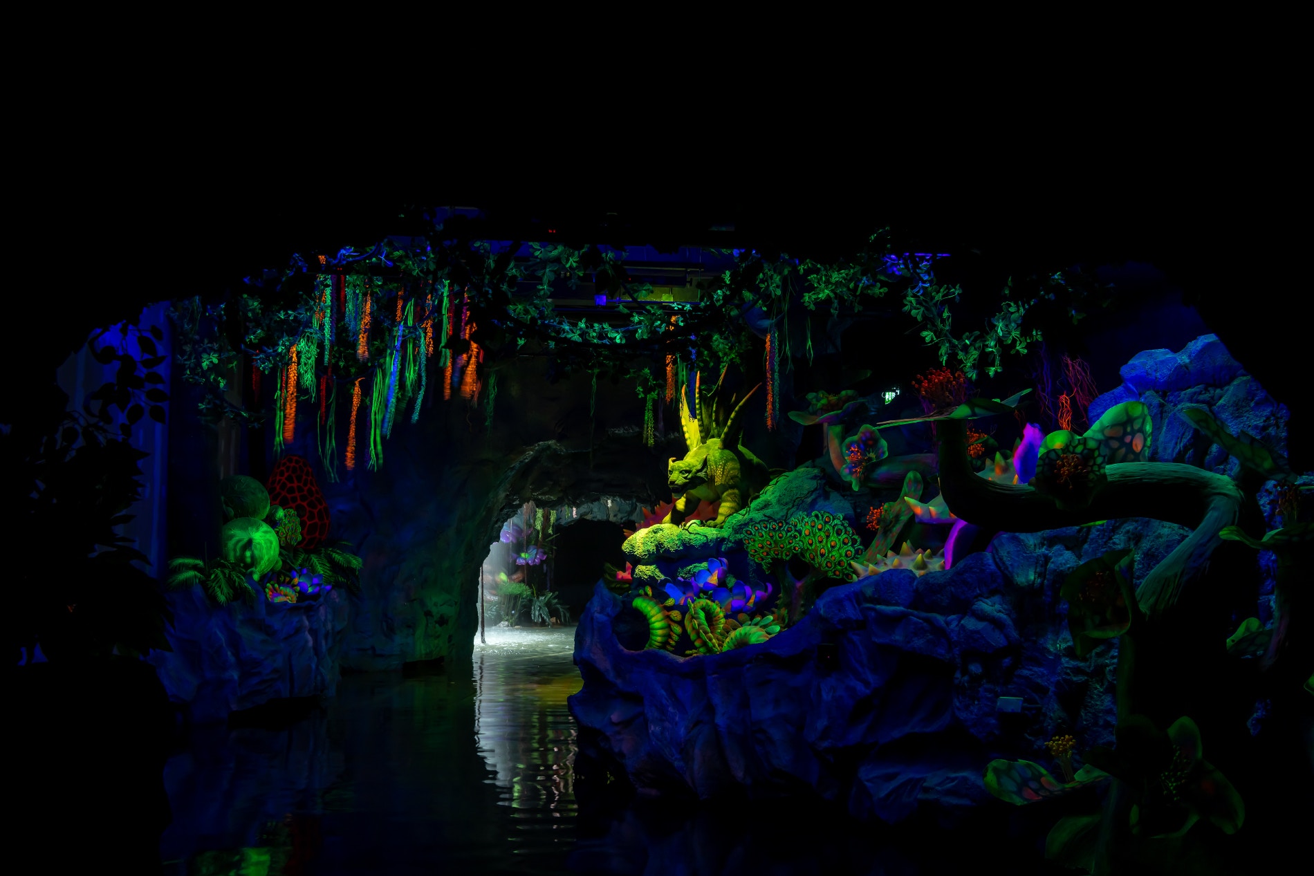 猛虎魚神是蛇王的助手，是猛虎和魚配成的神物，性格兇惡，牙齒和利爪都有毒。（圖片來源：tribhum.com）