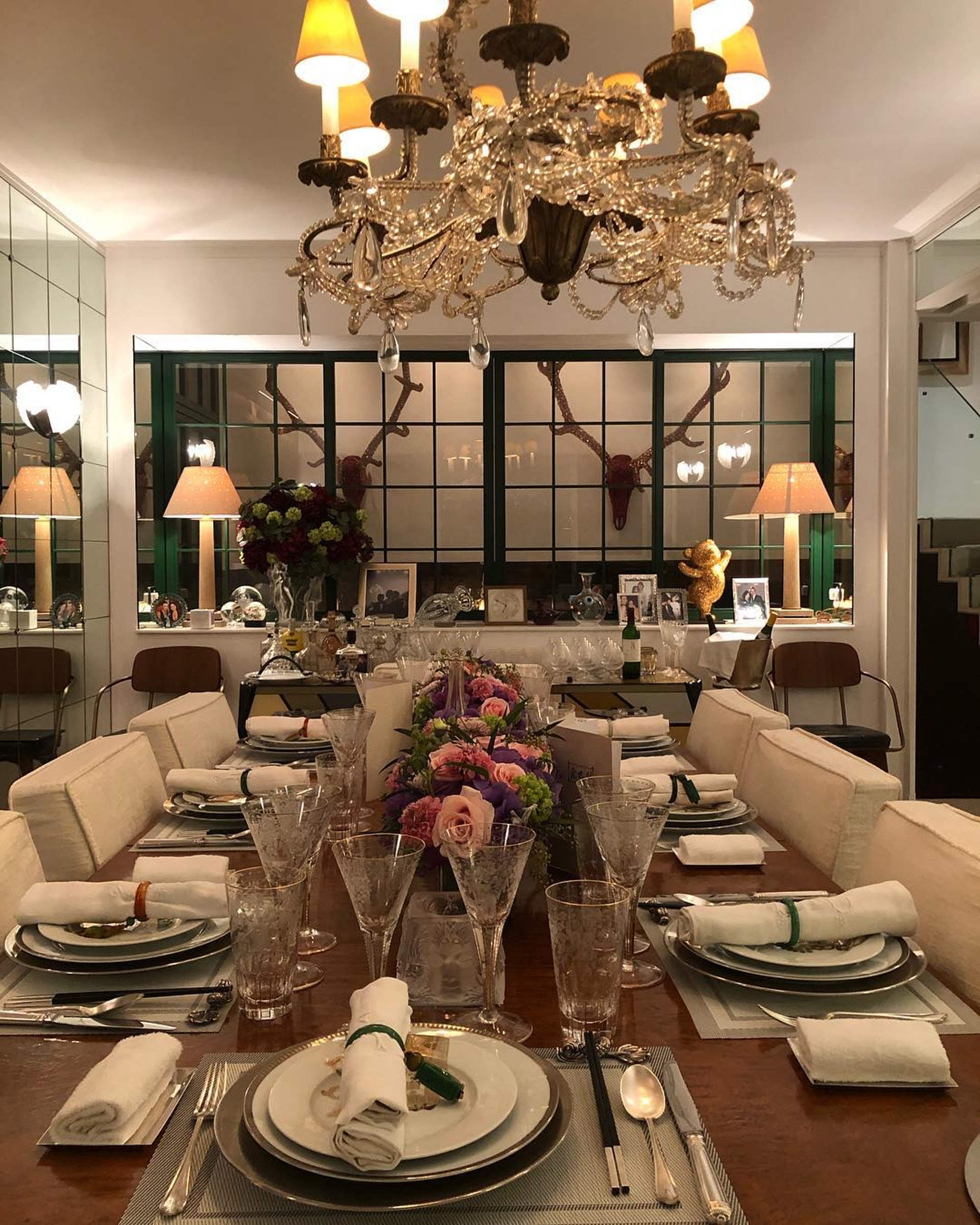 飯廳佈局都十分有格調,盡顯好品味。(IG圖片) 飯廳佈局都十分有格調,盡顯好品味。(IG圖片)