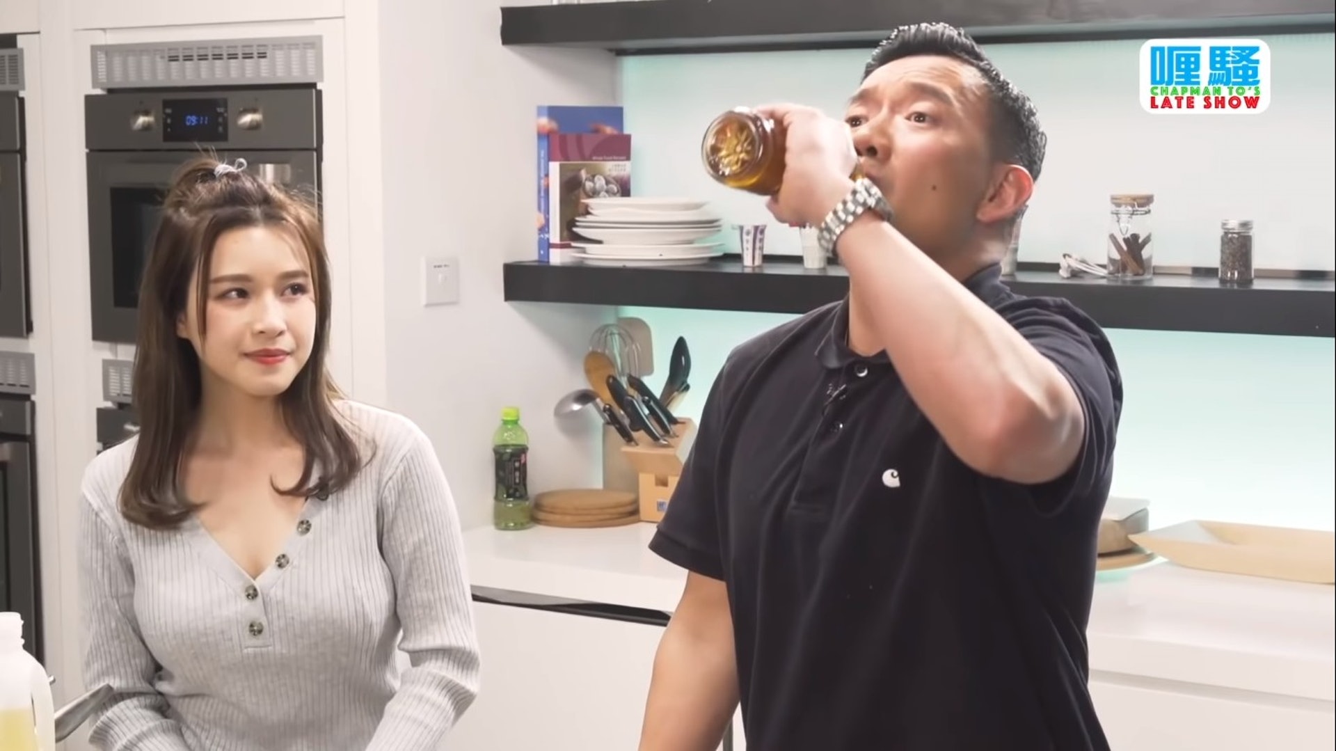 Renee提阿澤飲茶show 贊助的技巧很自然。(YouTube) Renee提阿澤飲茶show 贊助的技巧很自然。(YouTube)