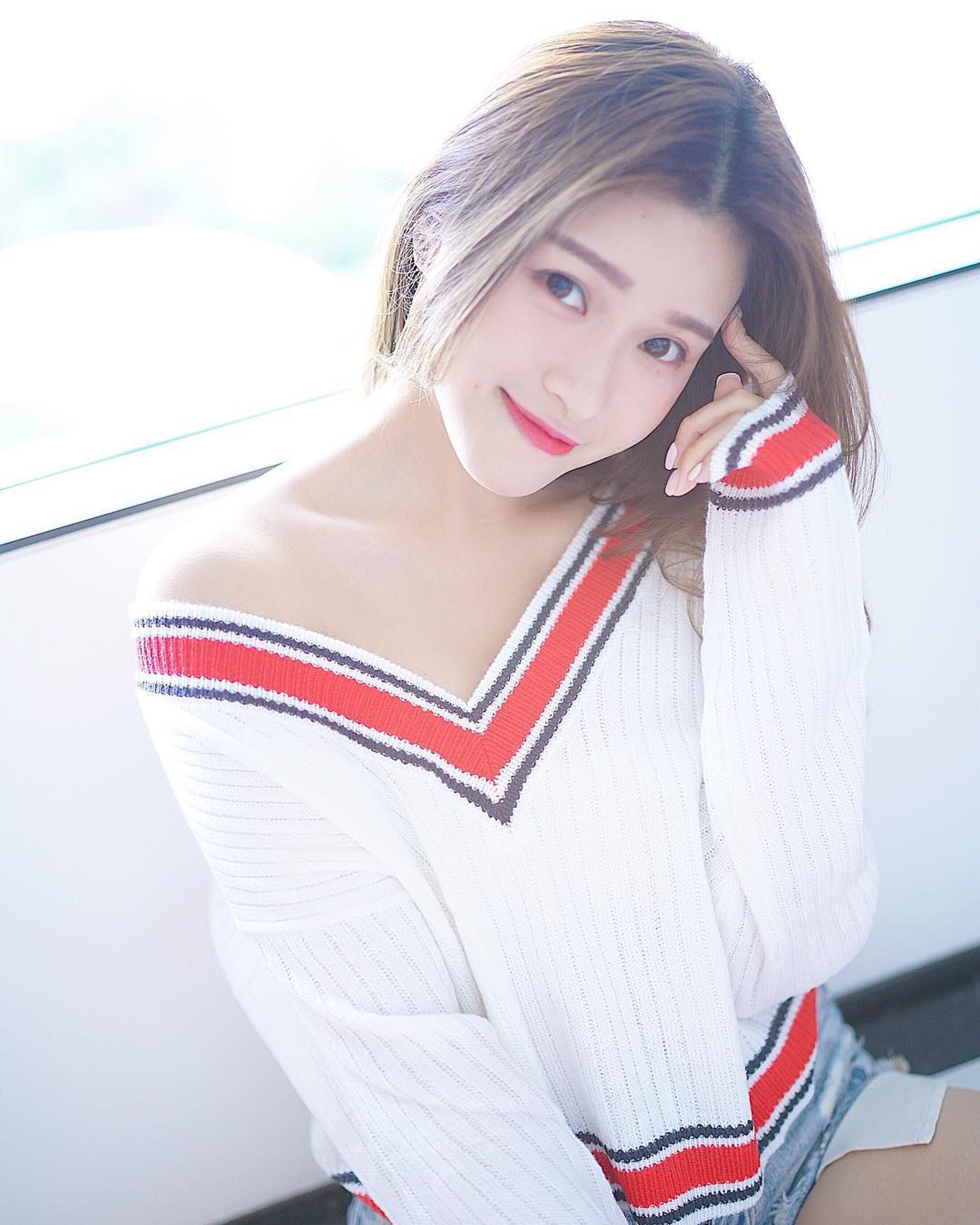 (Instagram) (Instagram)